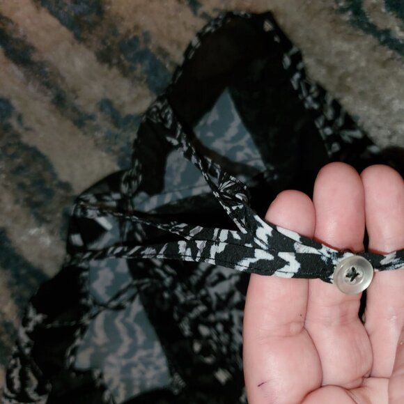 FABLETICS Dash Black White Sandstorm  || Small || GUC - Picture 7 of 15